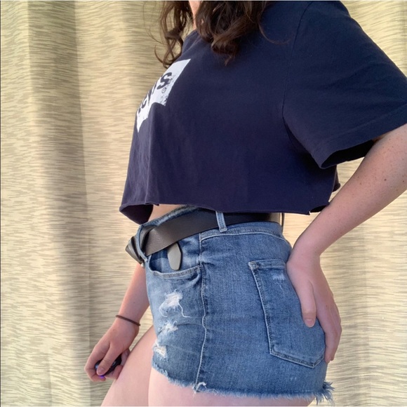 Custom Levi’s Crop Top - Picture 2 of 3